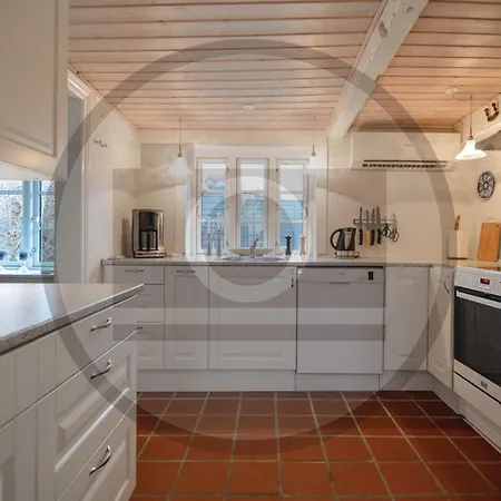 Lovely In With Sauna Feriehus *